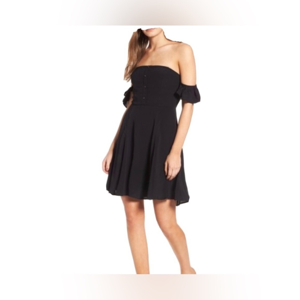 Revolve Astr the Label Size M Black Rosaria Off The Shoulder Dress